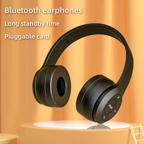 An infographic of the P47 Bluetooth earphones highlighting their long standby time and pluggable card slot for music.